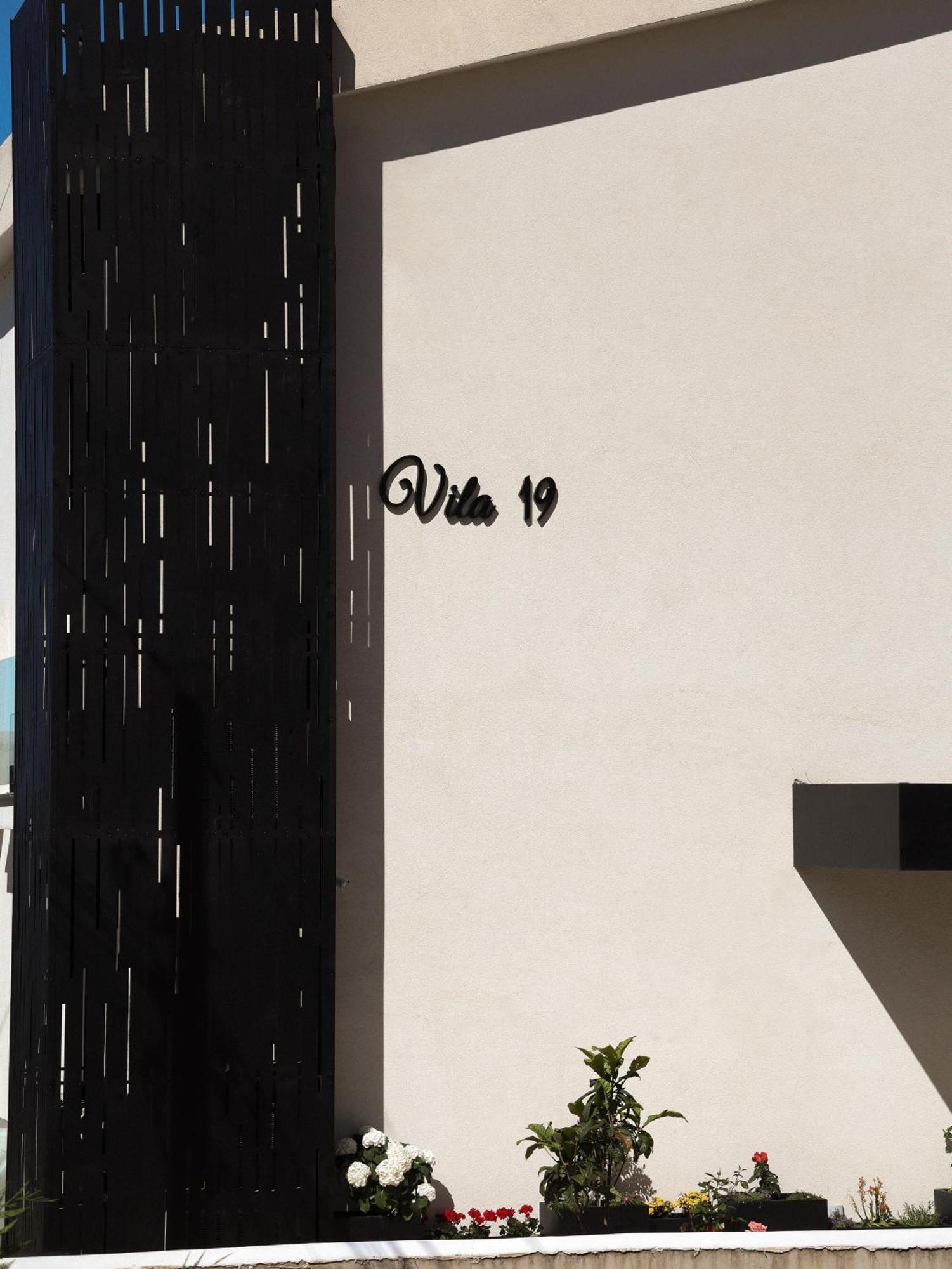 Hotel Vila 19 ديرمي المظهر الخارجي الصورة